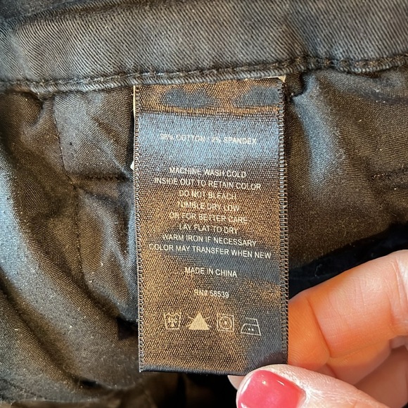 Kut from the Kloth Black shorts size 6 - Picture 7 of 10